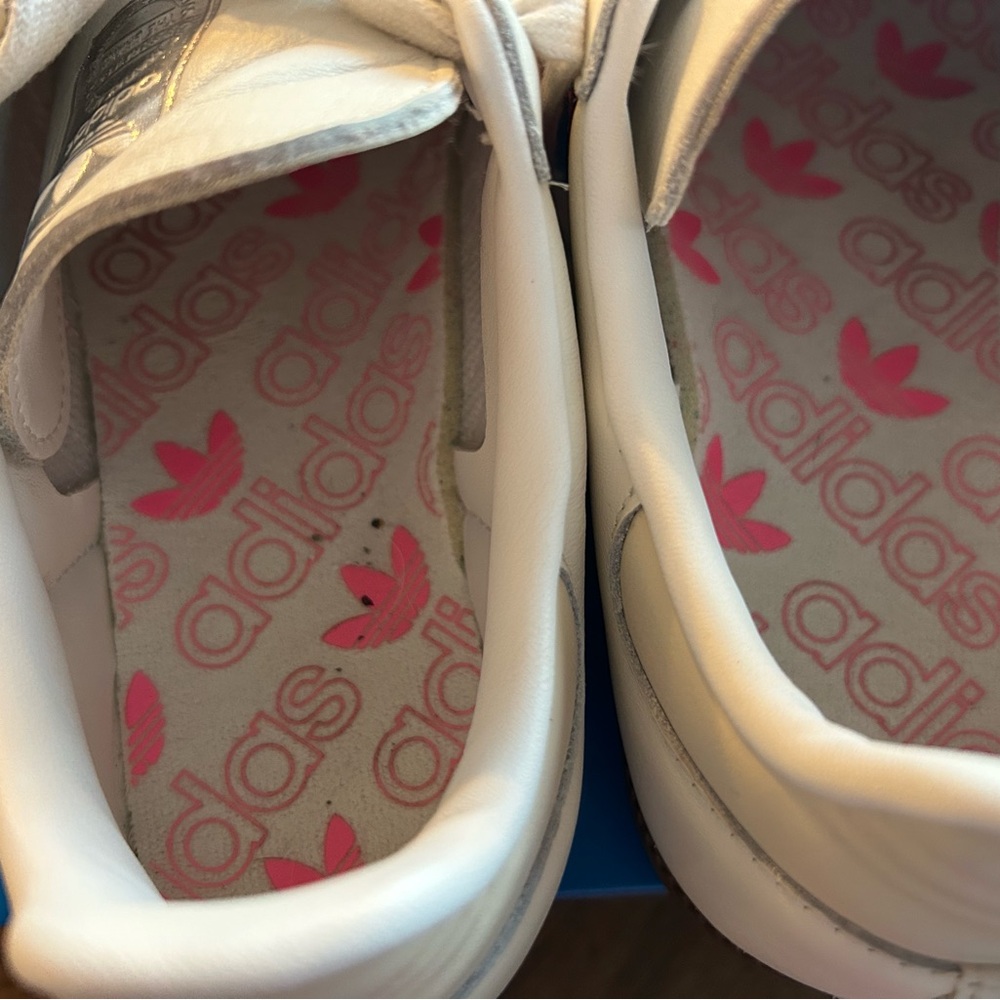 Women’s Adidas Sambas sz. 7 1/2 pink stripes. Worn 2-3 times great condition. - Picture 3 of 6